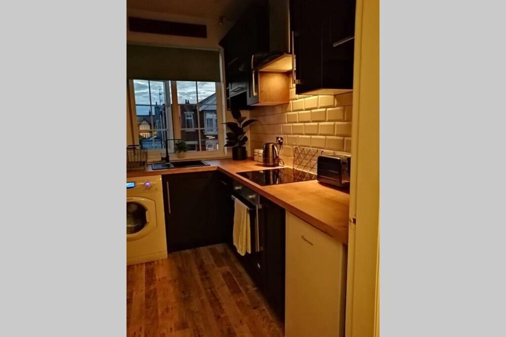 Unique 2 Bedroom Apartment In The Ideal Location 블랙풀 외부 사진